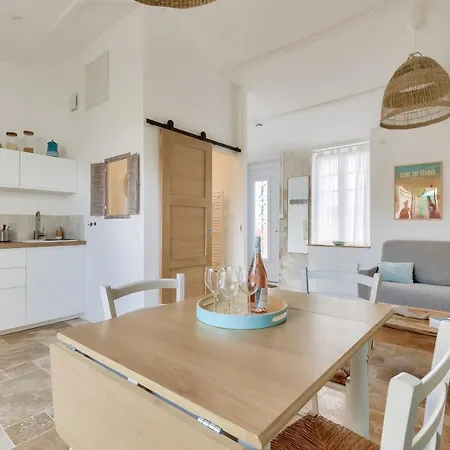 Casa de Férias Maison Moderne Pour 3 - Jardin Et Plancha Les Sables-dʼOlonne